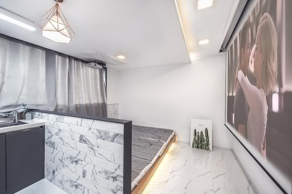 Basic Room, 1 Bedroom (303(Random)) - Photo 6