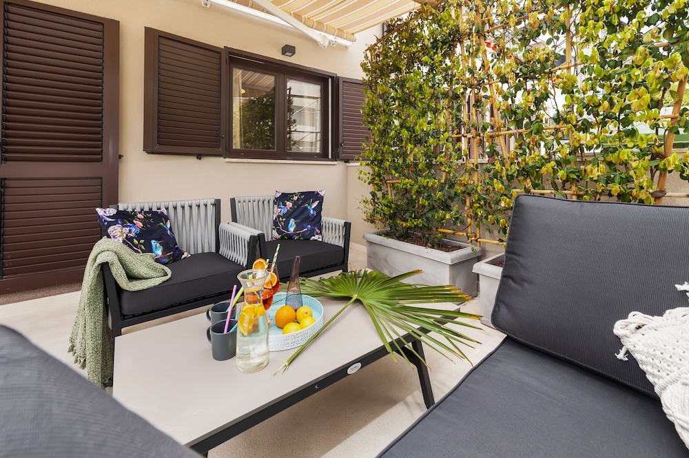 Deluxe Apartment, 1 Bedroom, Patio, Courtyard Area - Photo 6
