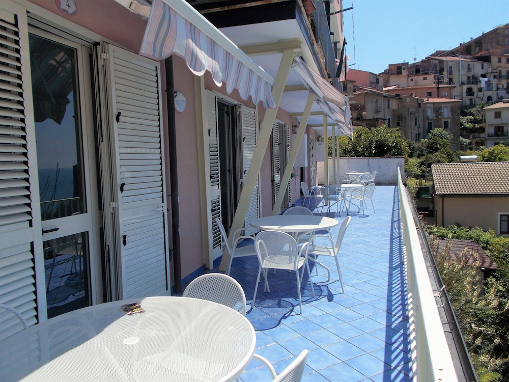 Basic Studio, 1 Bedroom, Sea View photo 3