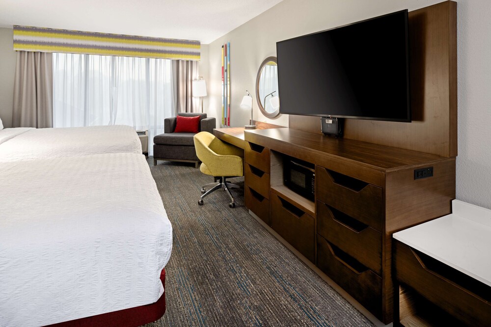 Deluxe Studio Suite, Multiple Beds, Non Smoking, Kitchenette photo 2