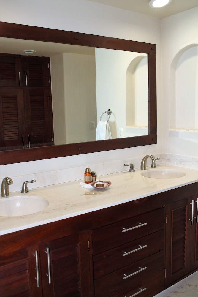 Deluxe Condo, 2 Bedrooms, Sea View, Ground Floor photo 2