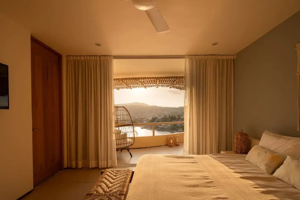 Luxury Villa, Beach View