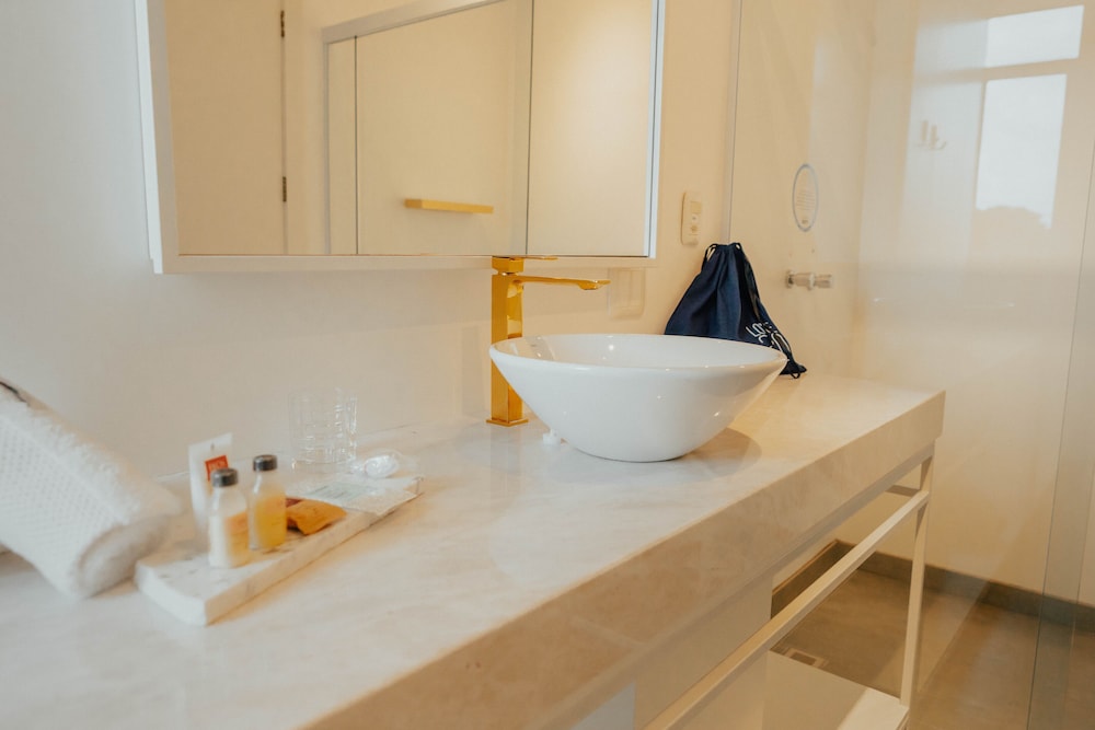 Suite 09 photo 2
