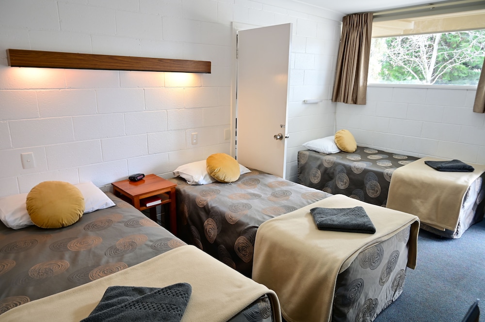 Family Room, 2 Bedrooms, 2 Bathrooms, Ground Floor photo 2