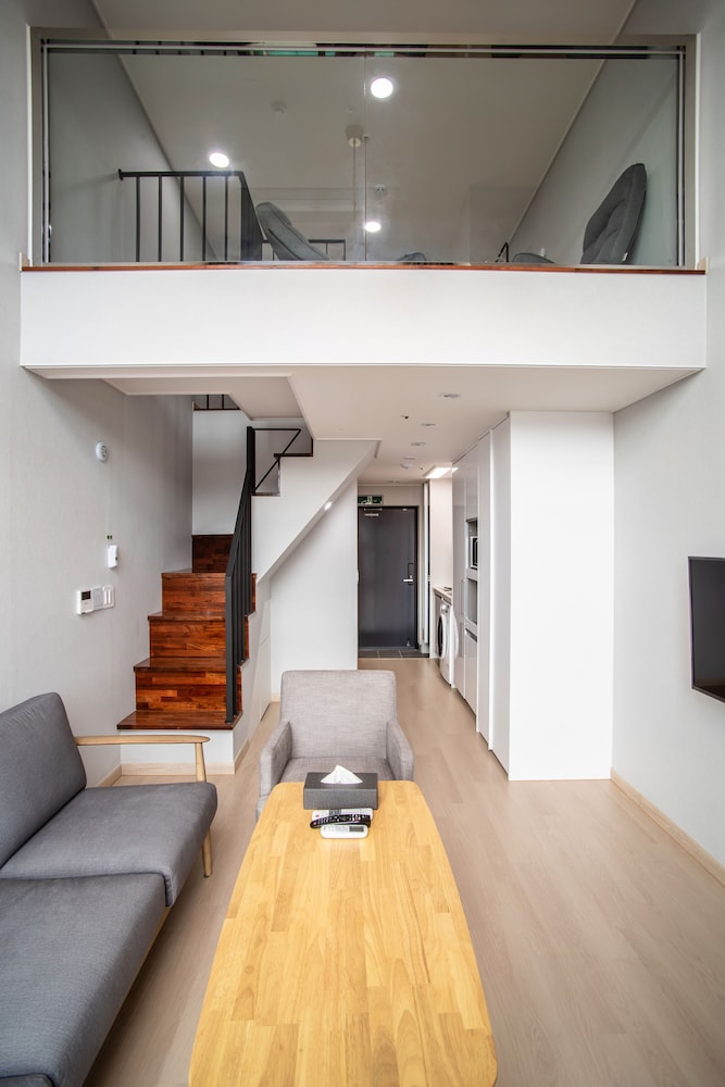 Basic Quadruple Room - Photo 9