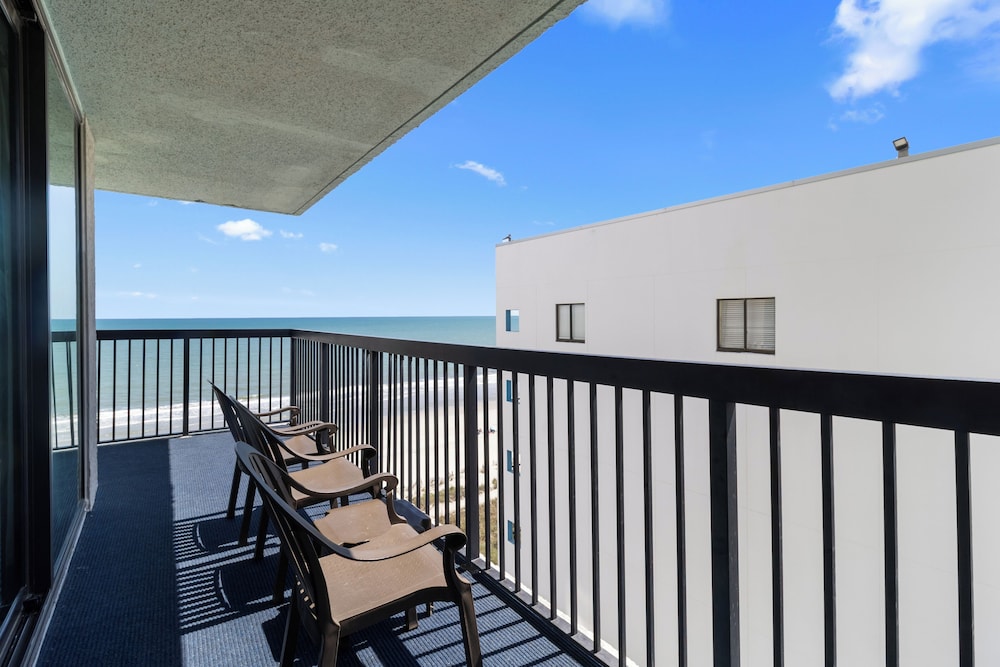 Pinnacle Ocean View Deluxe One Bedroom Queen Suite - Photo 4