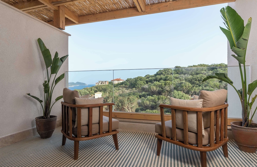Superior Room, Non Smoking (Side Sea View) - Photo 9