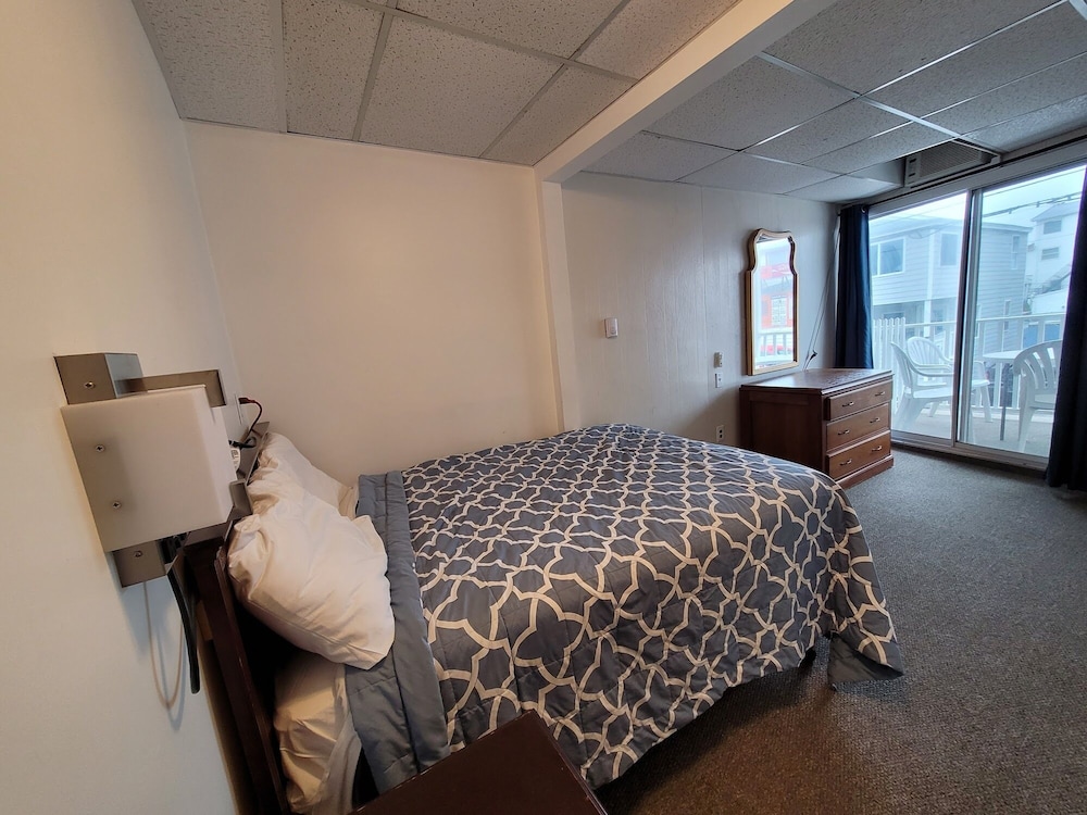 Standard Suite, 2 Bedrooms, Partial Ocean View photo 1