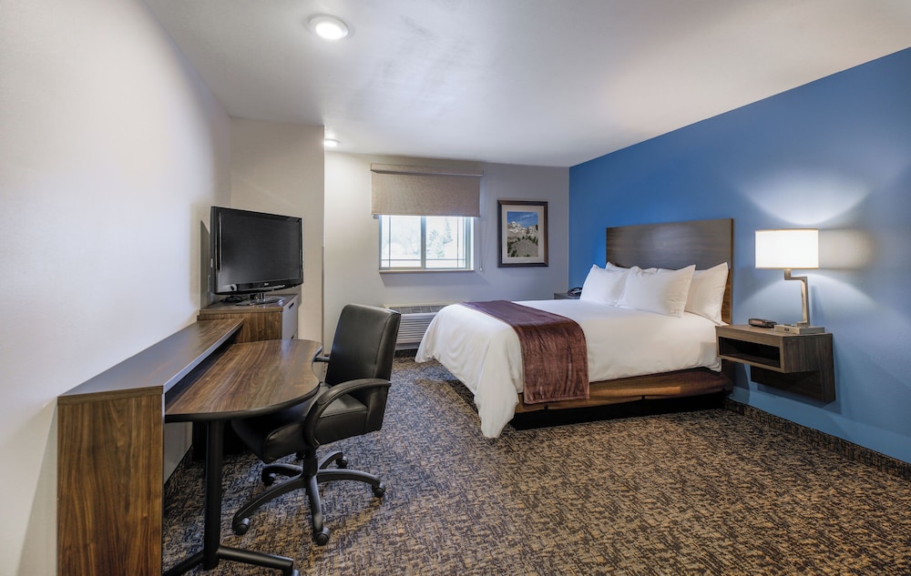 Room, 1 King Bed, Accessible (Mobility & Hearing) - Photo 1