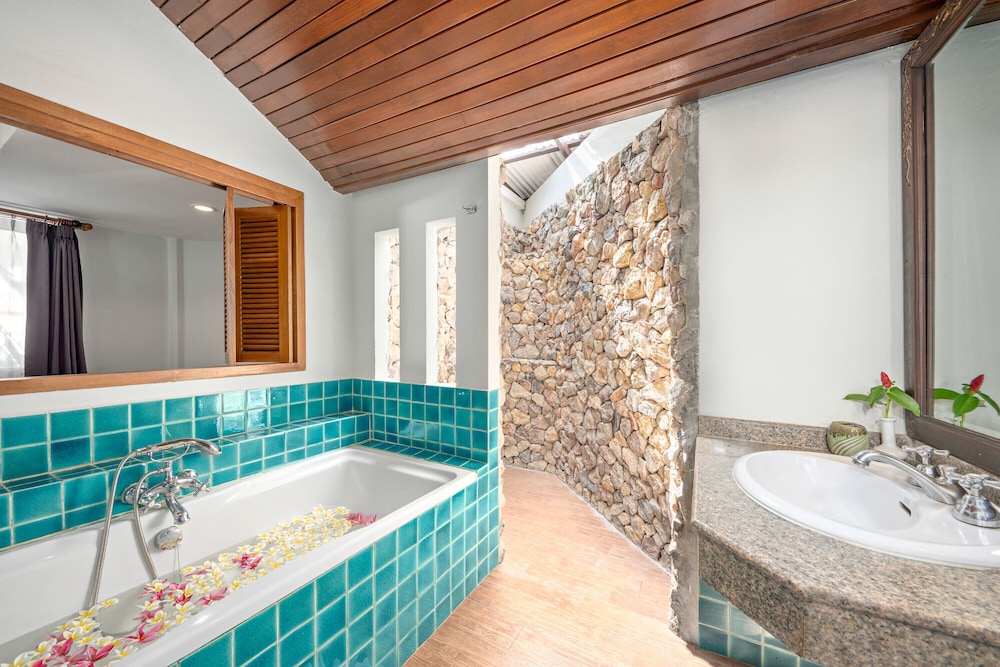 Grand Deluxe Bungalow - Photo 6
