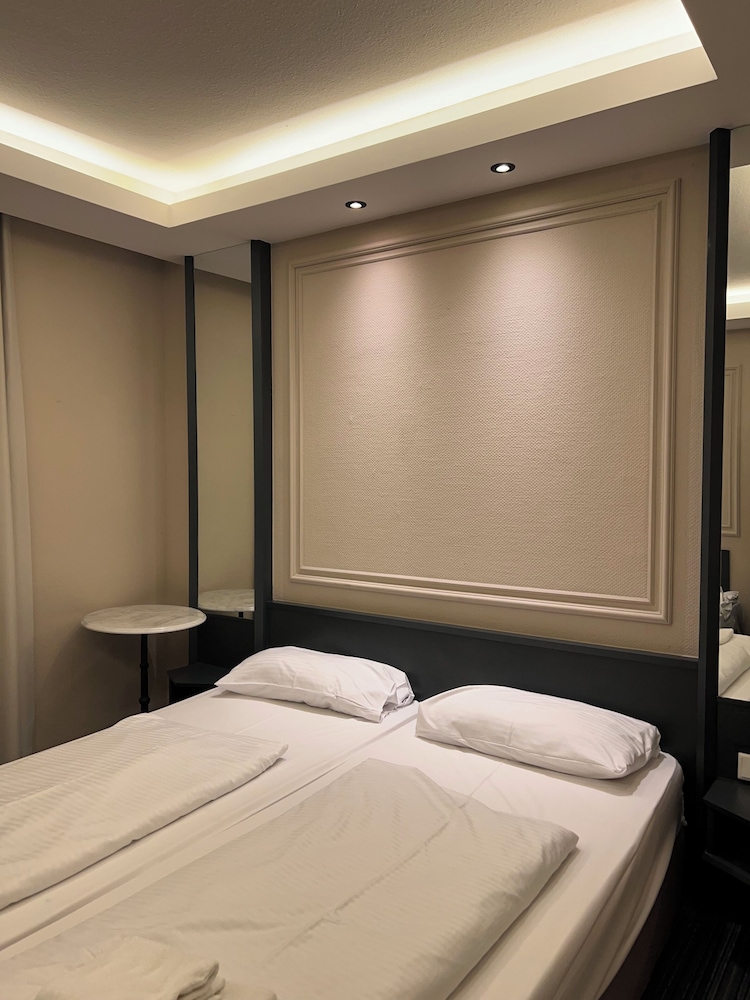 Economy Double Room - Photo 2