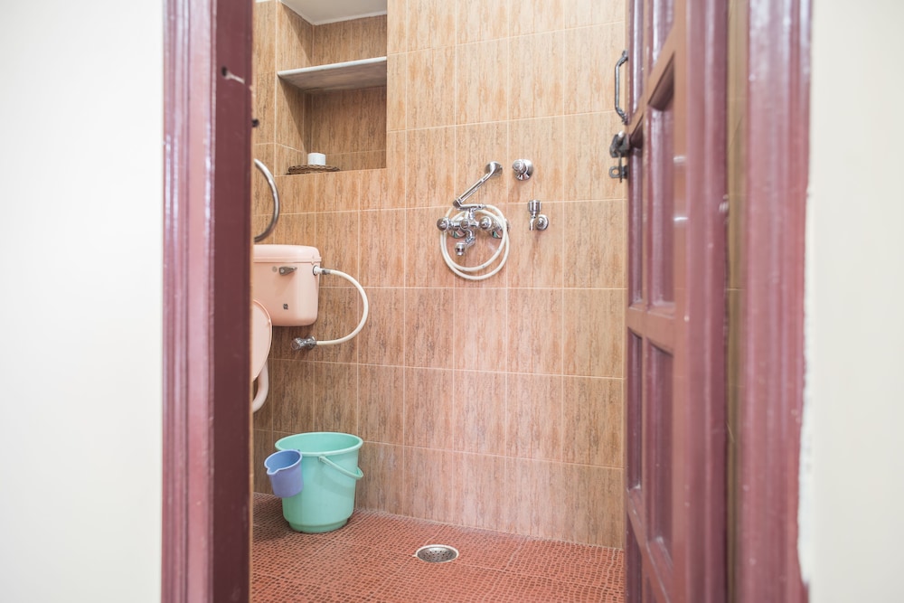 Deluxe Room - Photo 17
