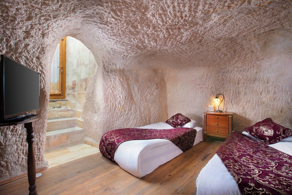 Family Cave Suite - Photo 8
