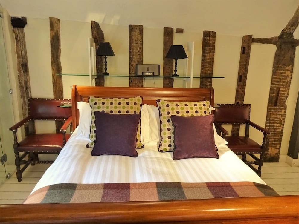 Superior Double Room, Ensuite (KING) - Photo 7