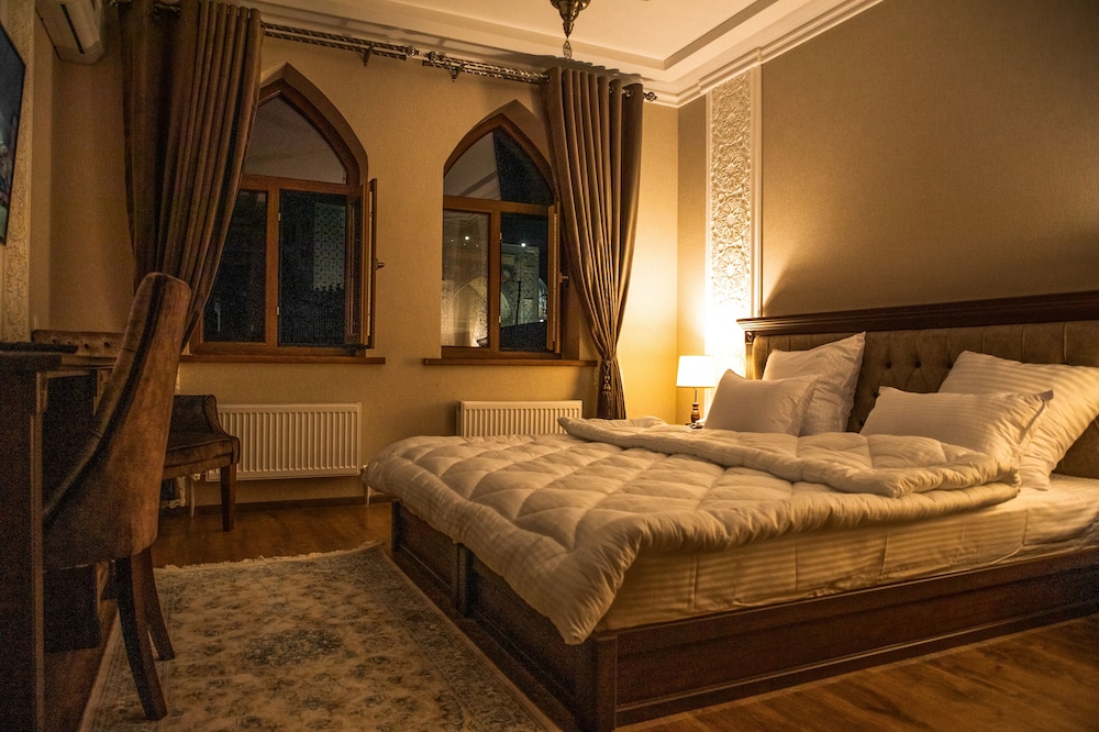 Superior Double or Twin Room (Registan View)