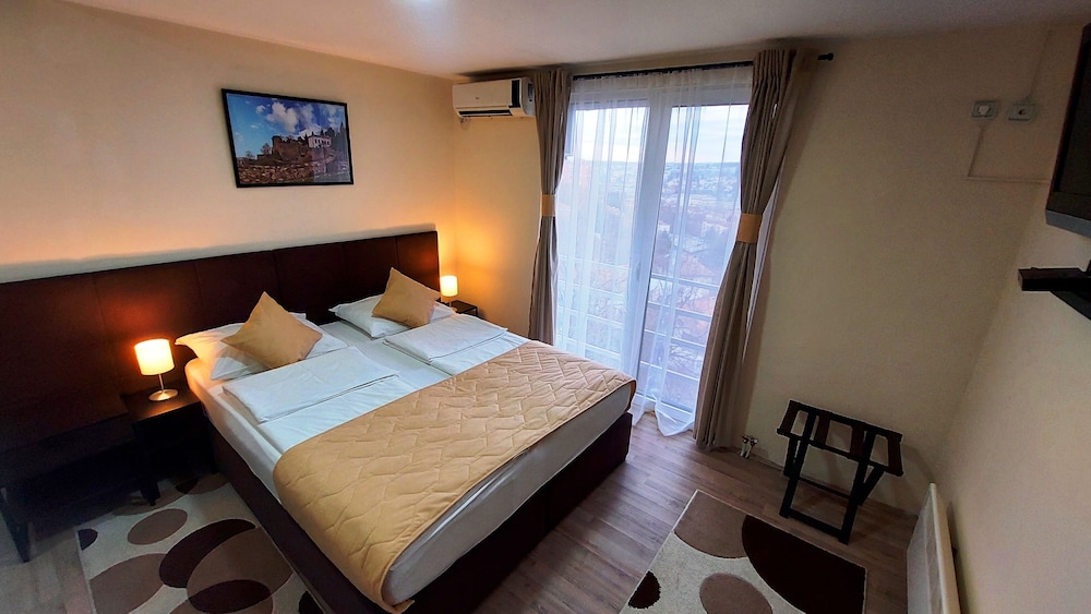 Standard Double Room, 1 Bedroom - Photo 1
