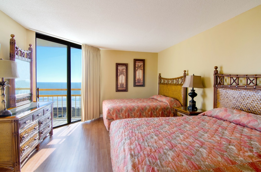 Condo, 2 Bedrooms, Beachfront photo 2