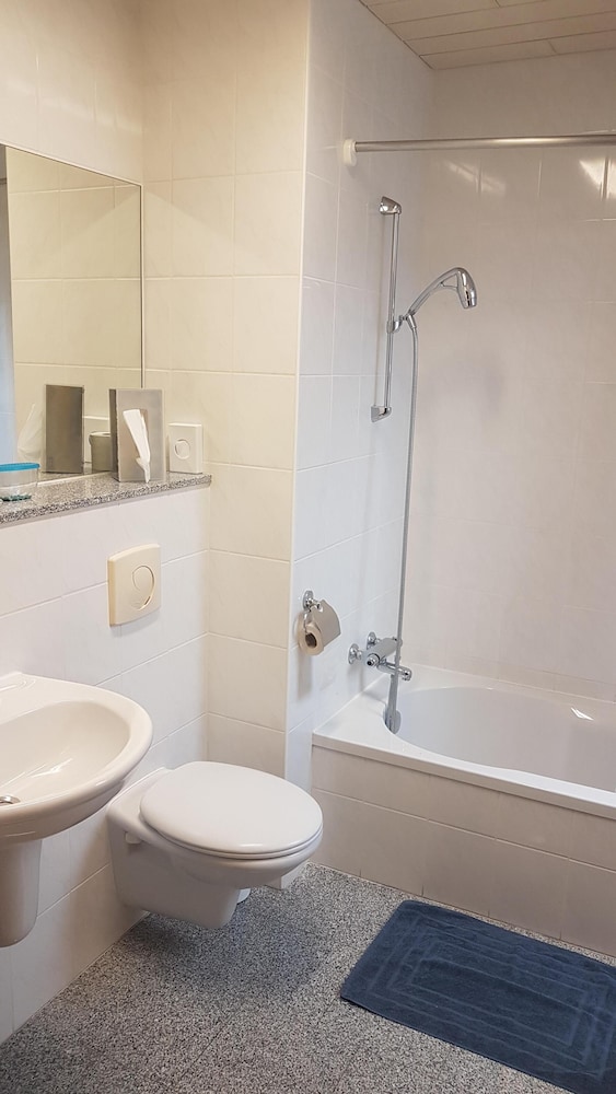 Suite, Private Bathroom photo 3
