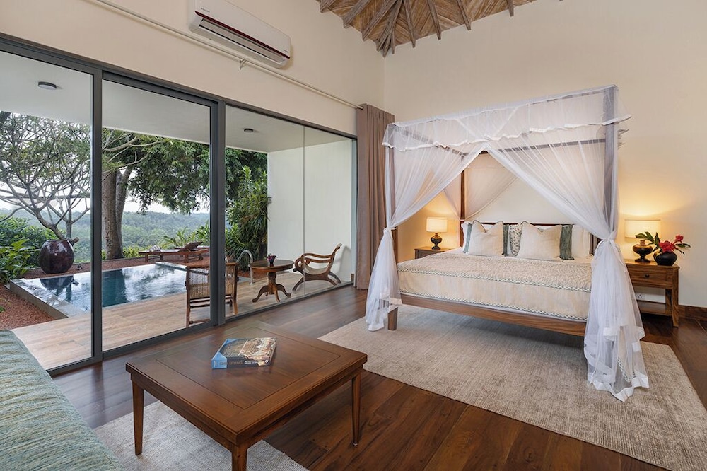 Luxury Suite, Private Pool, Mountain View