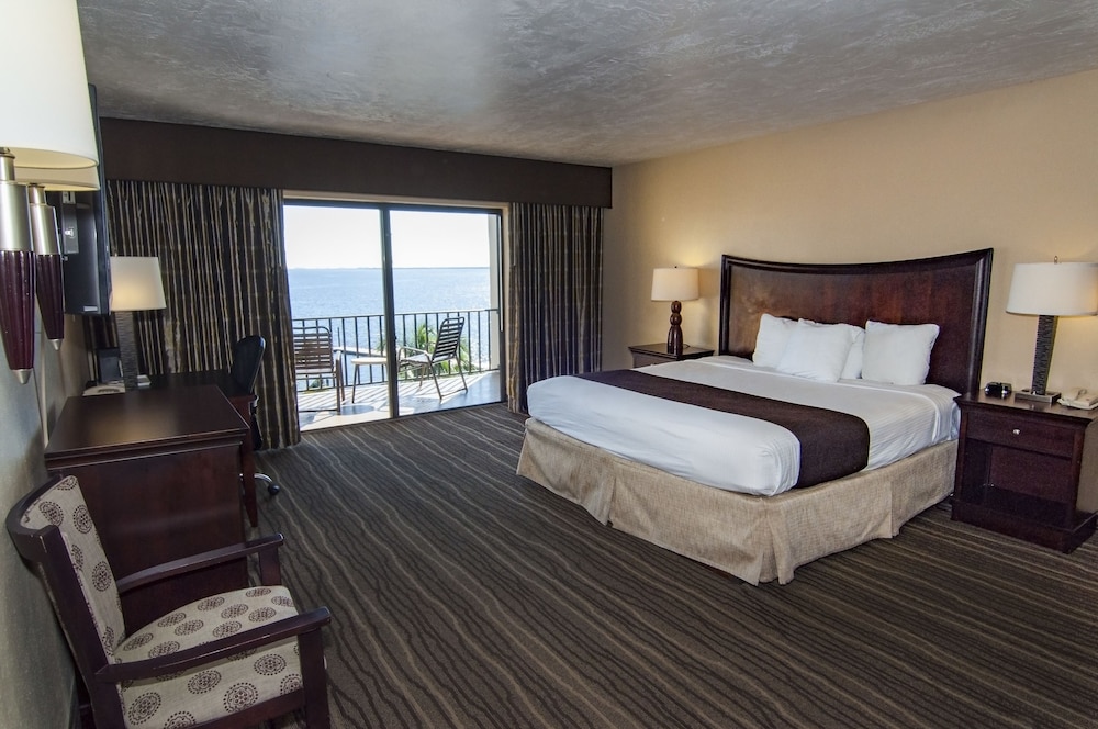 Standard Room, 1 Queen Bed, Non Smoking (No View) - Photo 2