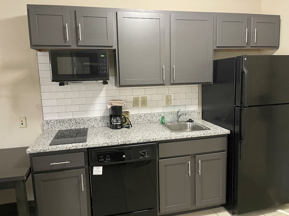 Candlewood Suites Airport by IHG, Photo 6