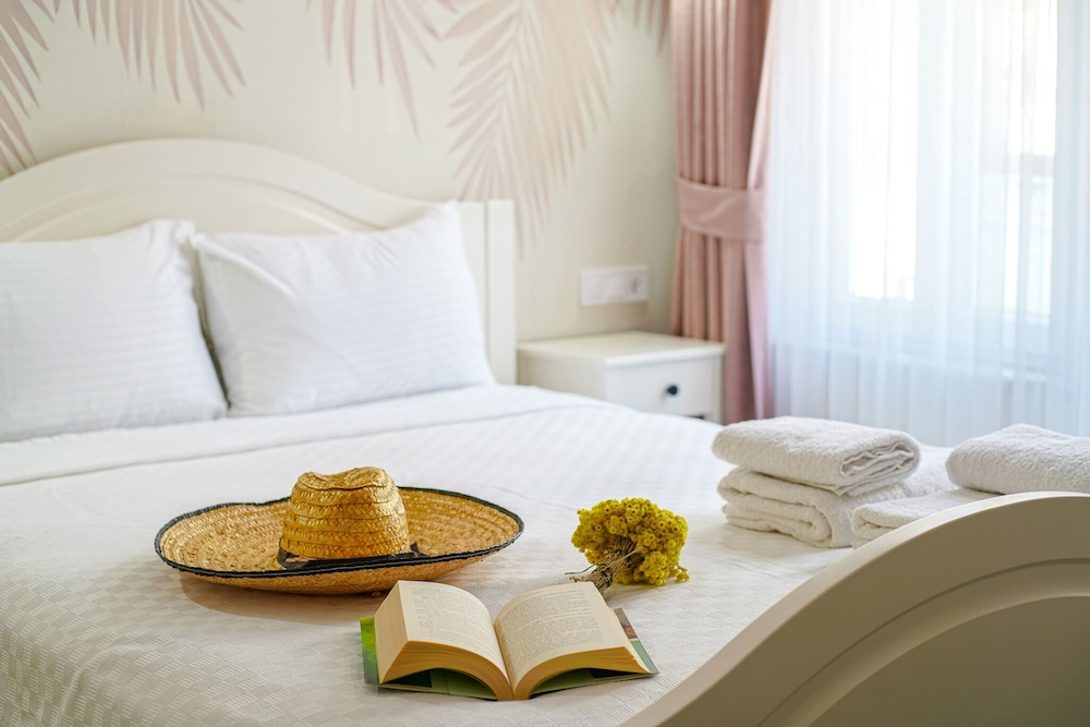 Honeymoon Double Room photo 1