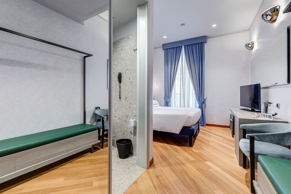 Standard Room, 1 Double Bed (Bed is French Bed)