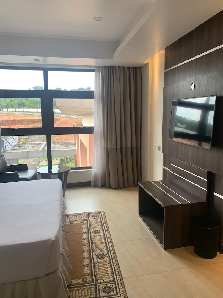 Deluxe Suite, Lake View photo 3