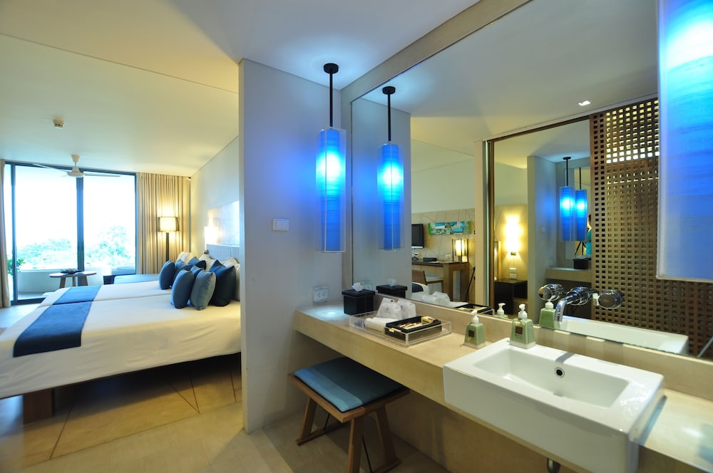 Premium Deluxe with Plunge Bath - Photo 6