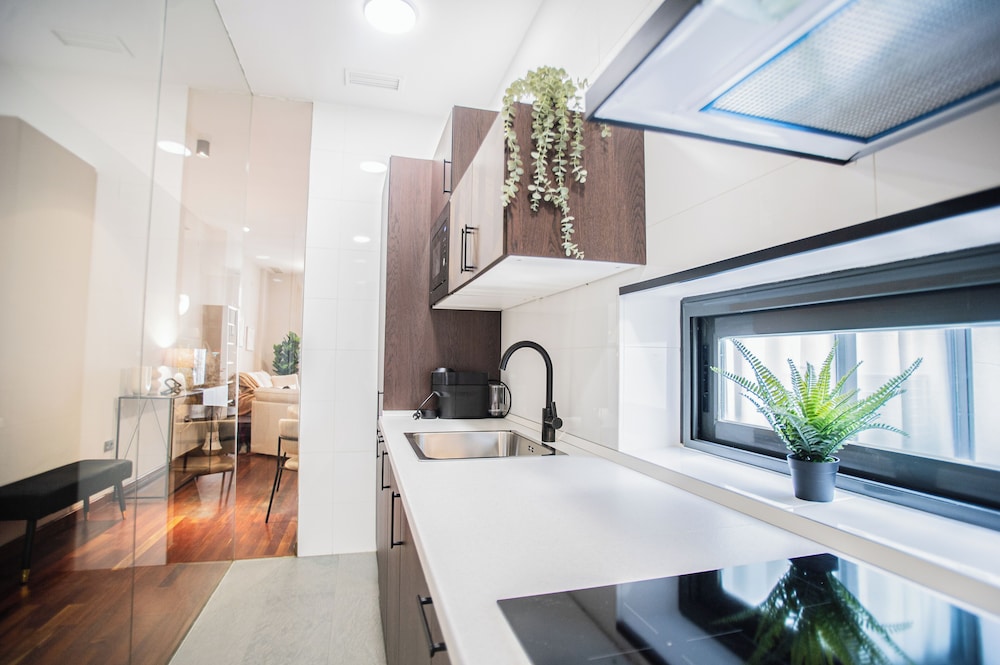Apartment, 2 Bedrooms - Photo 9