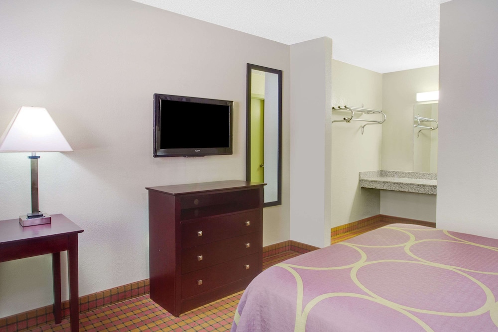 Room, Accessible photo 2