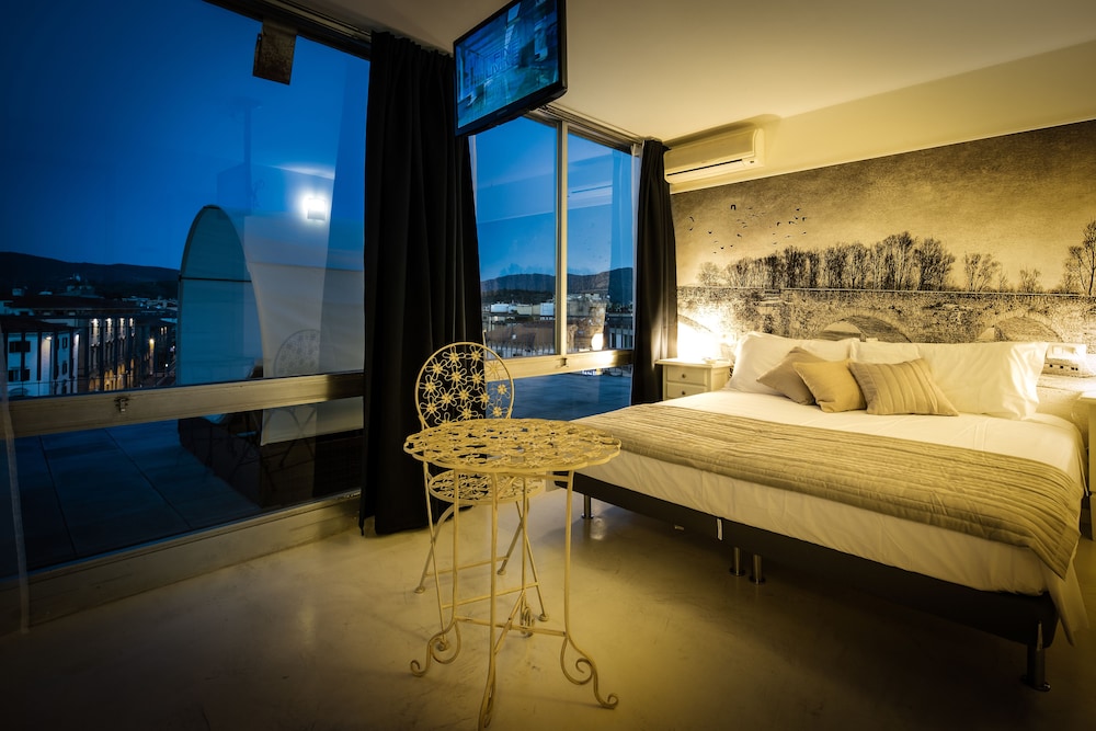 Luxury Room, Jetted Tub, City View photo 2