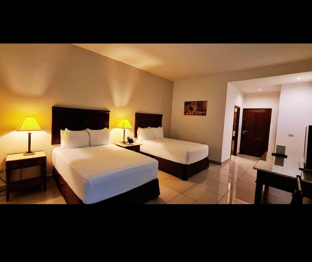 Double Room, 2 Queen Beds, Non Smoking, Pool View