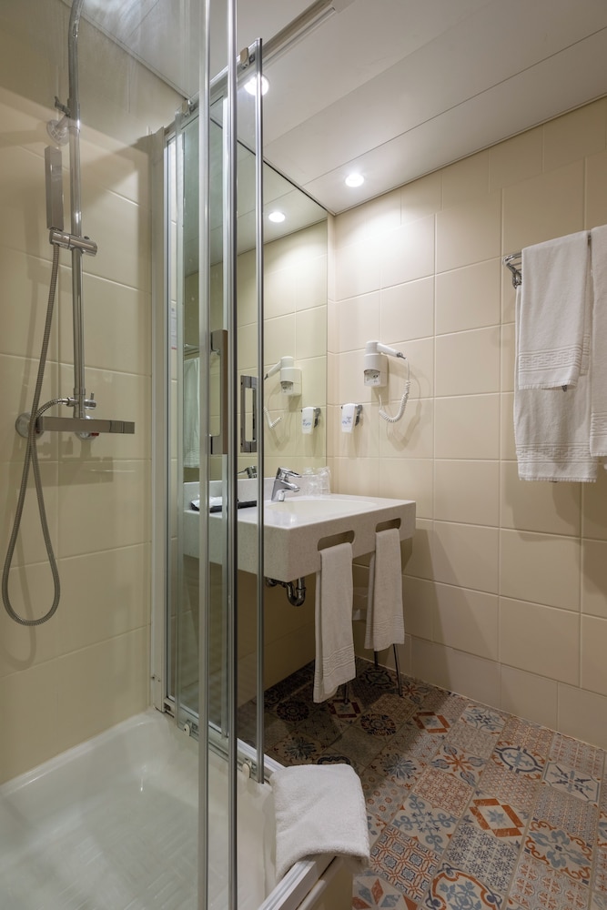 Triple Room - Photo 2
