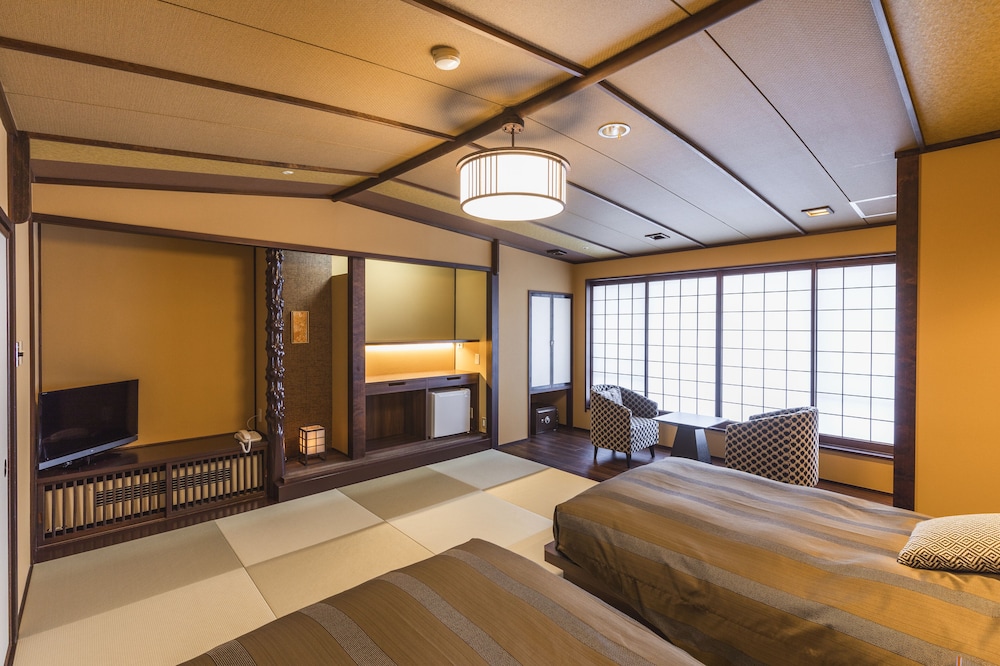 Basic Twin Room - Photo 3