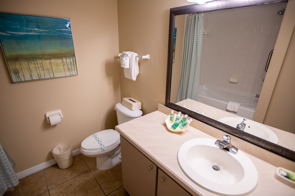 Apartment, 1 King Bed, Partial Ocean View - Photo 5