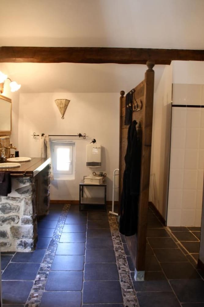 Double Room - Photo 5