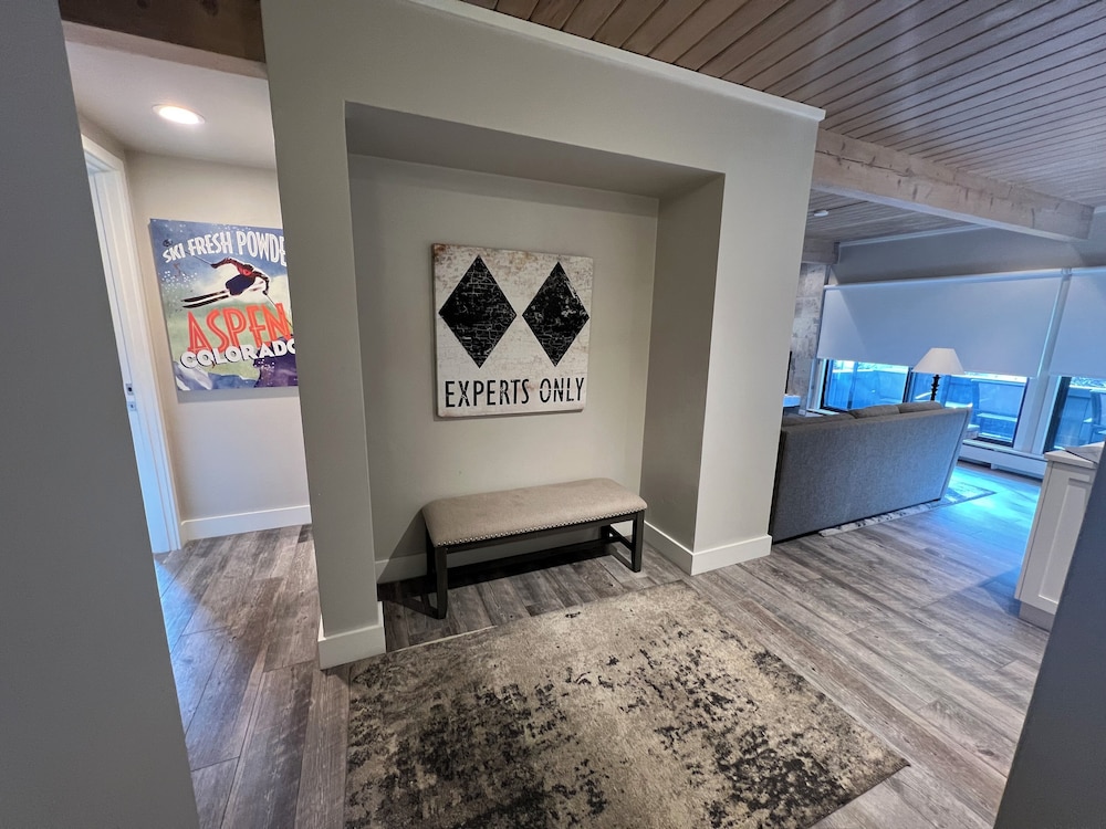 Premier condo, 2 bedrooms