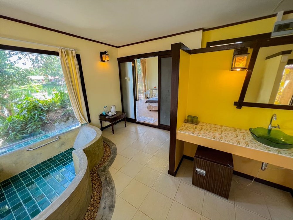 Deluxe Double Room, Lagoon View photo 3