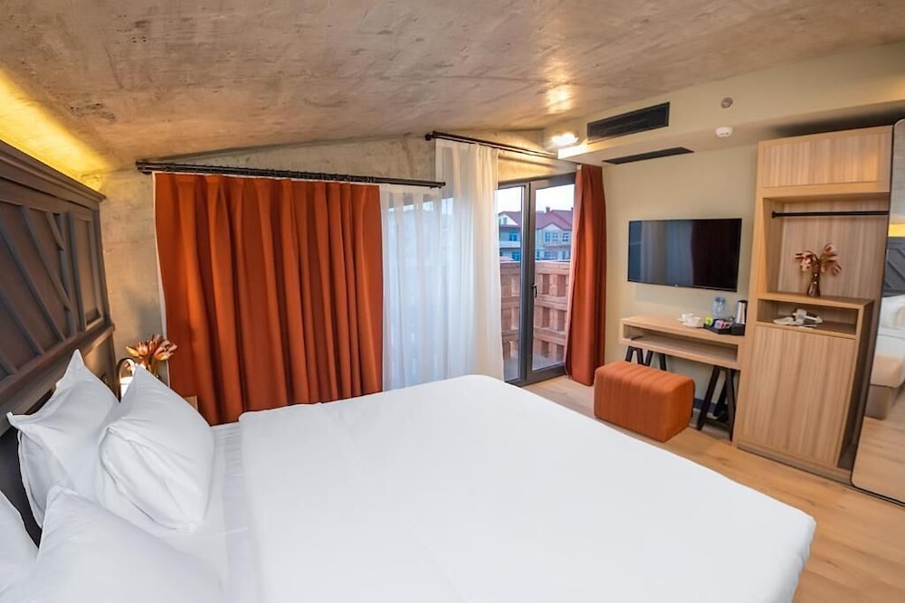Economy Double Room, City View