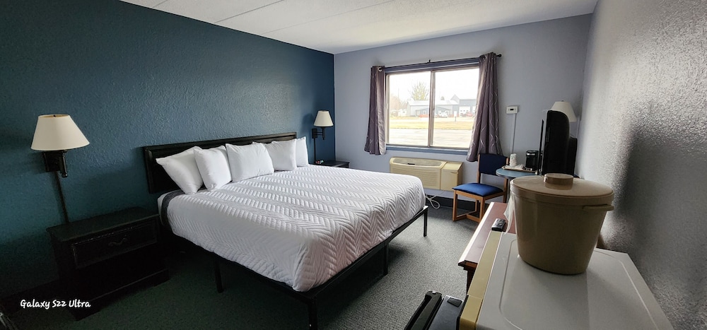 Standard Room, 1 King Bed photo 2