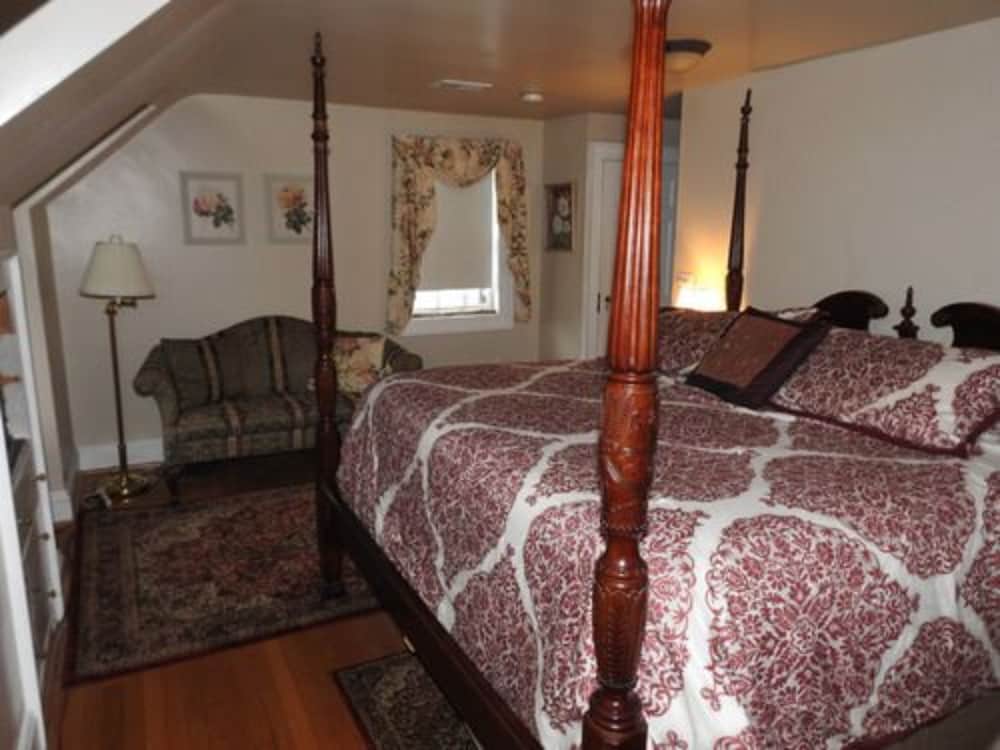 Deluxe Room, Private Bathroom (The Retreat) photo 1