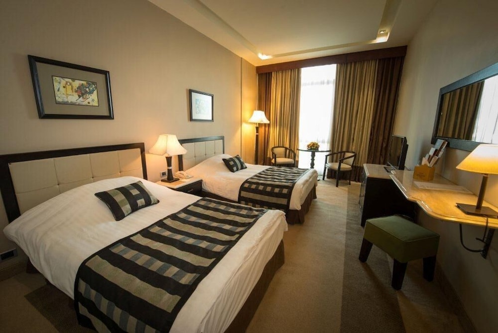 Deluxe Twin Room - Photo 3