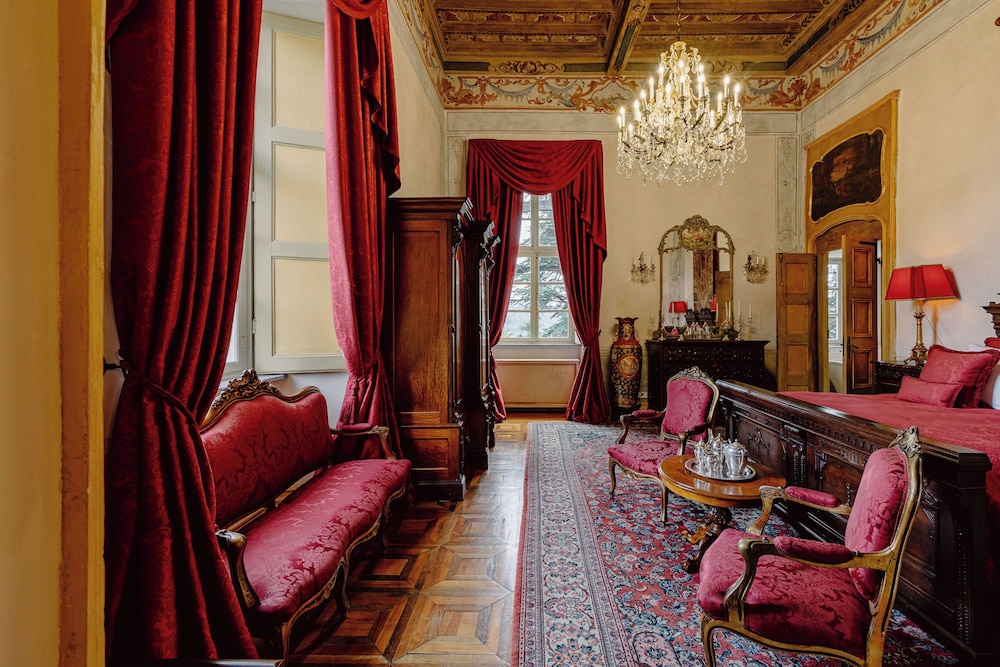 Double Room (Emilia Suite)