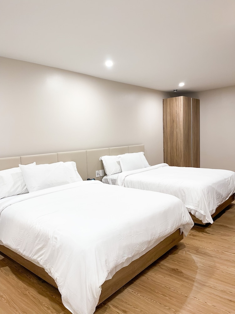 Deluxe Room, 2 Queen Beds photo 1