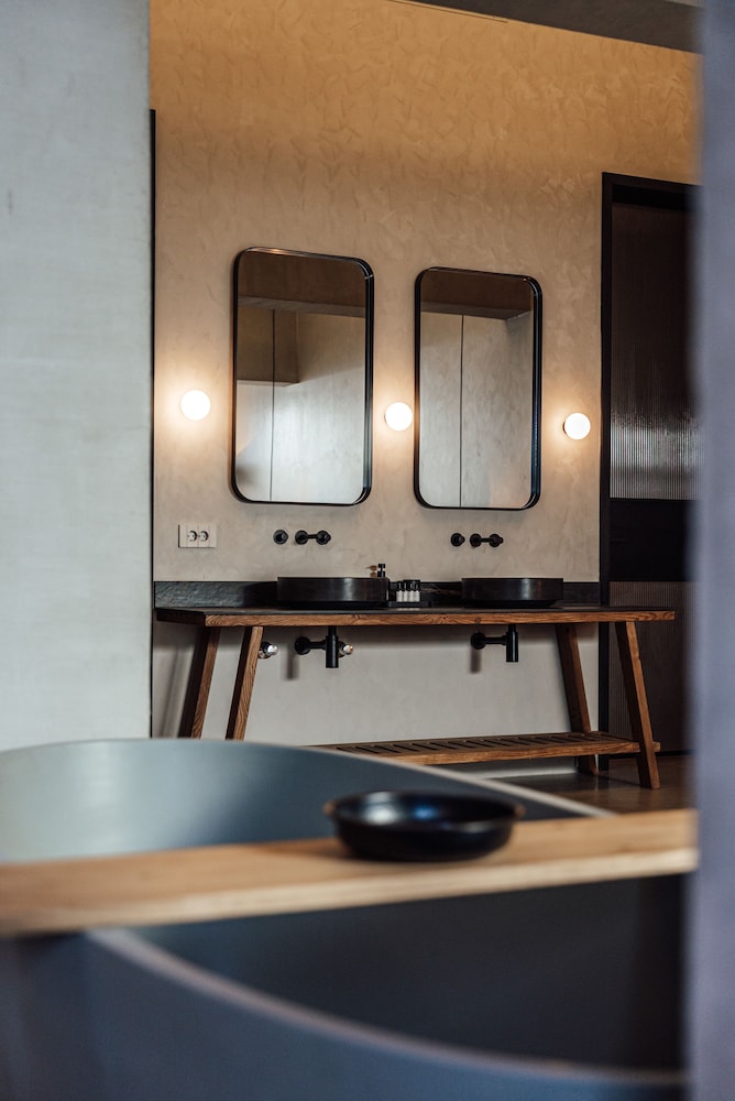 Premium Loft Suite - Photo 26