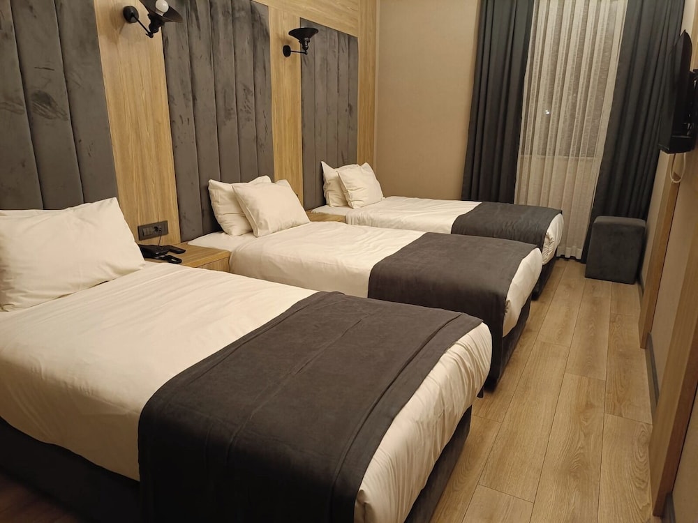 Standard Triple Room photo 2