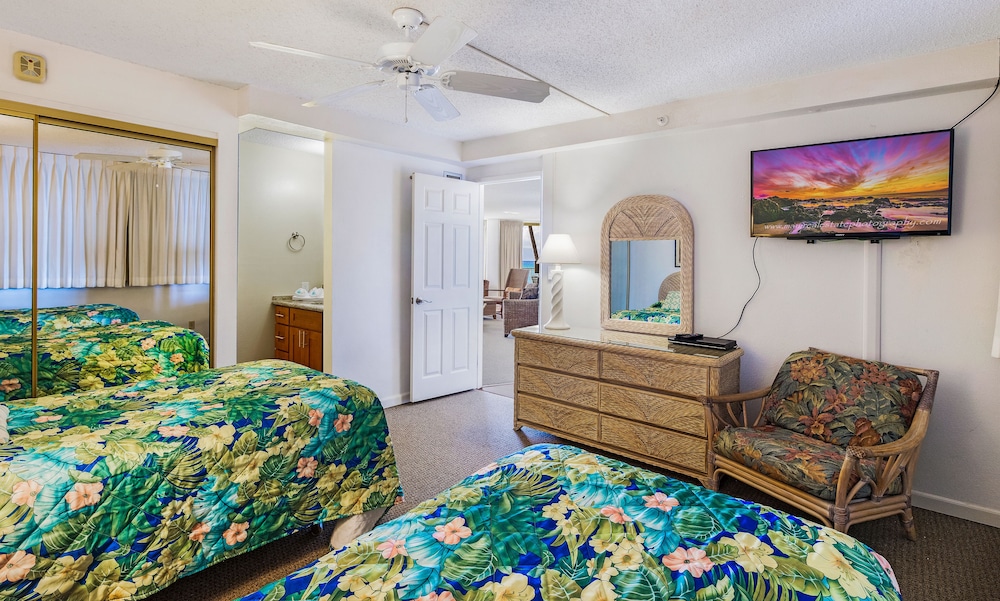 Deluxe Condo, 2 Bedrooms, Ocean View, Oceanfront (Unit 210) photo 3