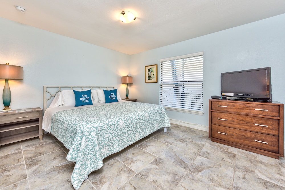 Condo, 1 King Bed, Balcony, Garden View