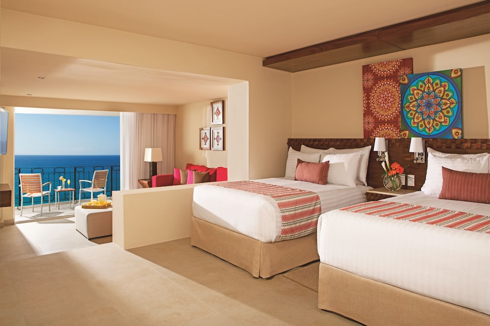 Deluxe Junior Suite Bay View Double - Photo 1